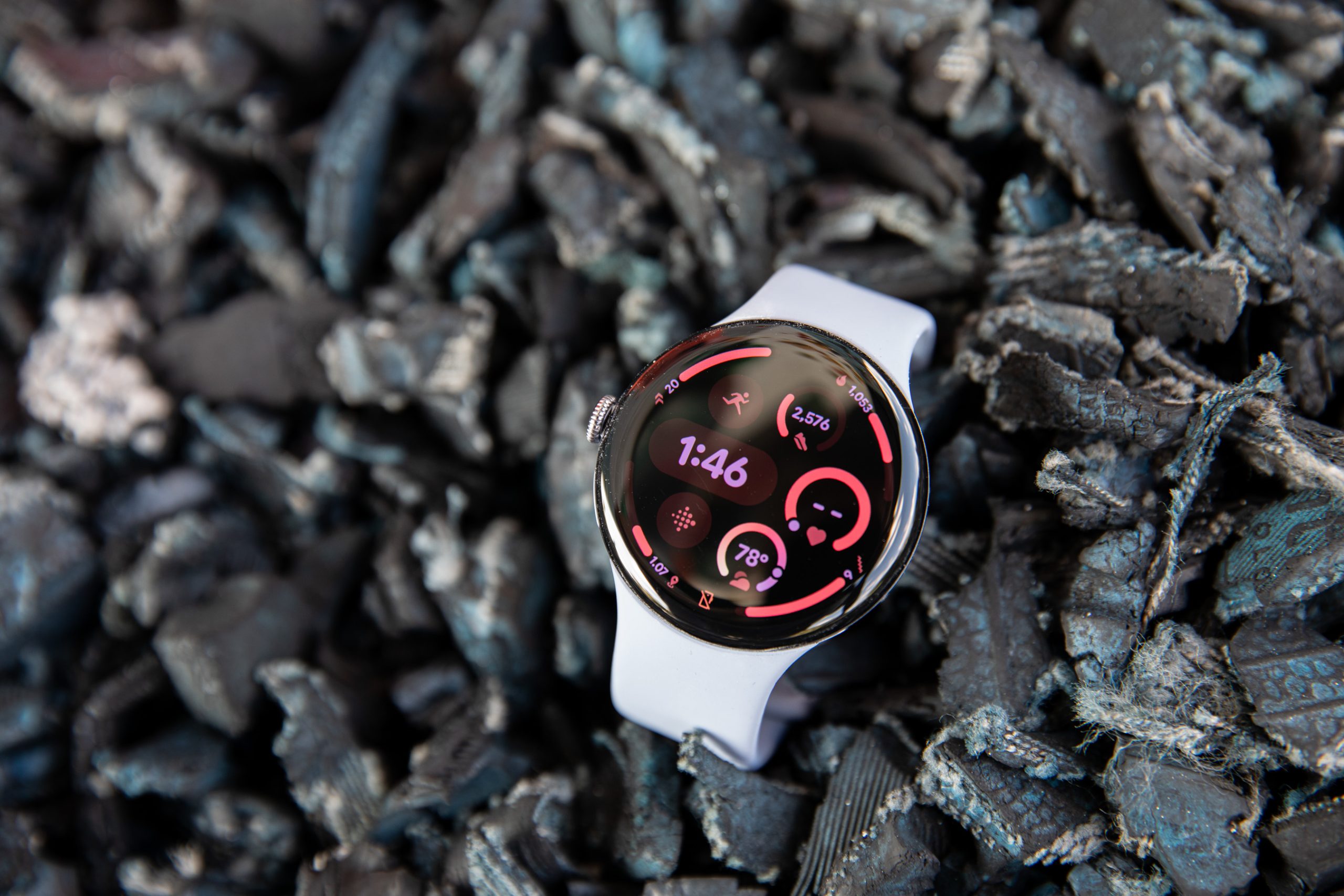 Wear OS 7 Tracks Deliveries and Sports Scores on Your Wrist