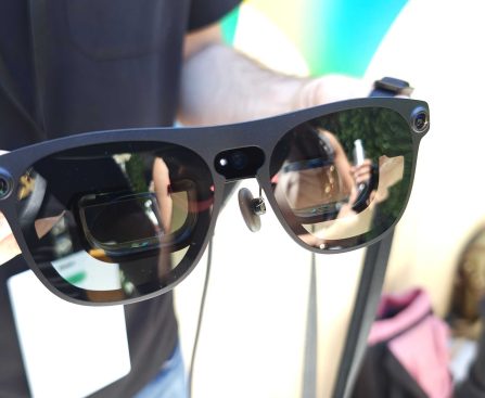 Xreal Project Aura Incorporates VR Headset Features into Smart Glasses, Demonstrating the Strengths of Android XR